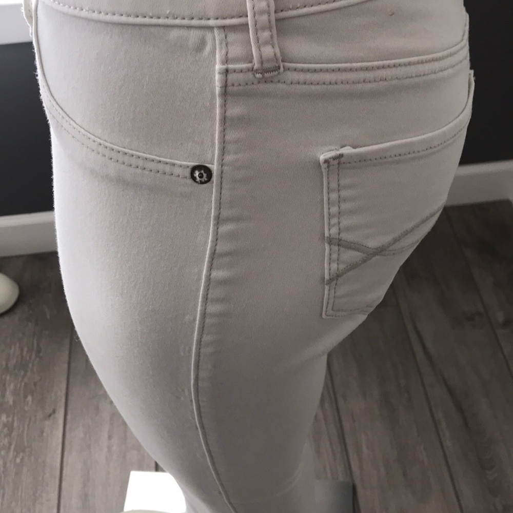 Abercrombie and Fitch Skinny pants. - Picture 6 of 8